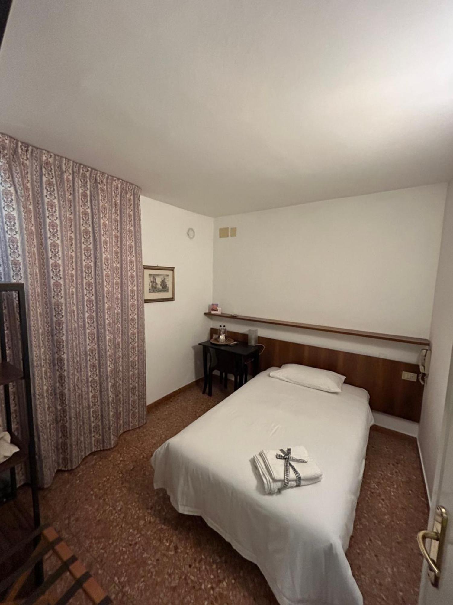 Albergo Da Pina Lazise Exterior photo